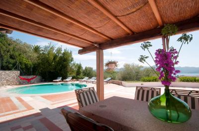 Villa di lusso con parco piscina e vista mare in vendita a Portoferraio