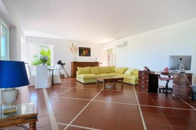 Villa di lusso con parco piscina e vista mare in vendita a Portoferraio