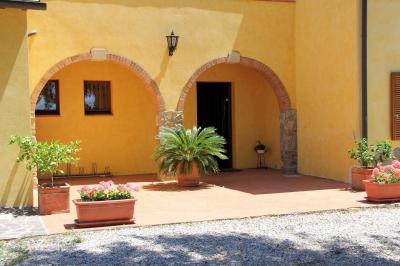 Complesso agrituristico con parco e piscina in vendita a Massa Marittima