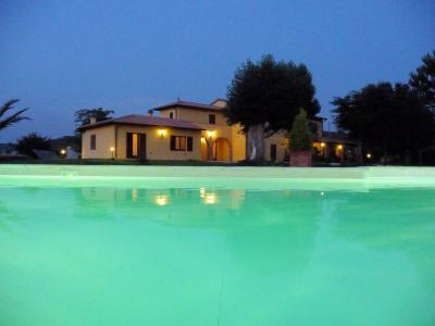Complesso agrituristico con parco e piscina in vendita a Massa Marittima