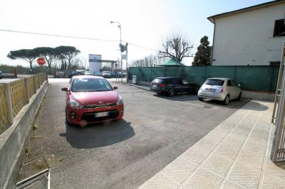 Terratetto libero su tre lati a reddito in vendita a San Giuliano Terme