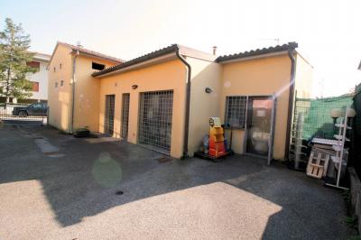 Terratetto libero su tre lati a reddito in vendita a San Giuliano Terme