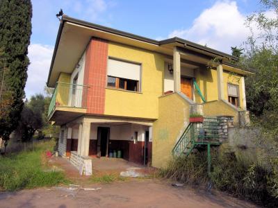 Villini bifamiliari di nuova progettazione con parco piscina e vista mare in vendita a Massarosa
