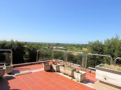 Villa di prestigio di ampia metratura con parco e vista mare in vendita a Massarosa