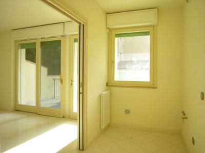 Appartamento al piano terra con giardino vicino al mare in vendita a Viareggio