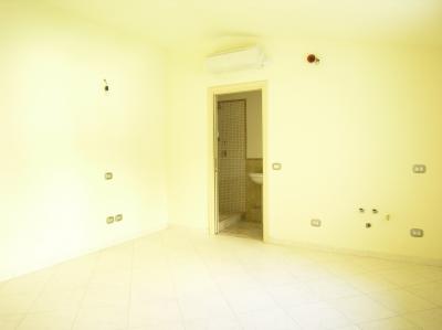 Appartamento al piano terra con giardino vicino al mare in vendita a Viareggio