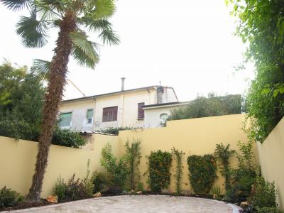 Villino completamente ristrutturato vicino alla pineta e al mare in vendita a Viareggio