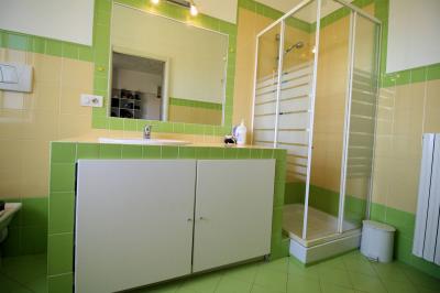 Villa panoramica in collina con parco e piscina in vendita a Capolona
