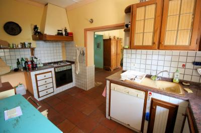 Casale con annessi ampio terreno e vista panoramica in vendita a Roccastrada