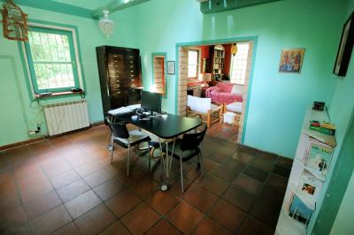 Casale con annessi ampio terreno e vista panoramica in vendita a Roccastrada