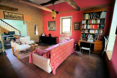 Casale con annessi ampio terreno e vista panoramica in vendita a Roccastrada
