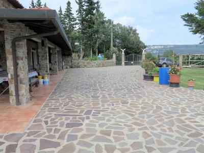 Casale ristrutturato con vista panoramica parco e piscina in vendita a Massa Marittima