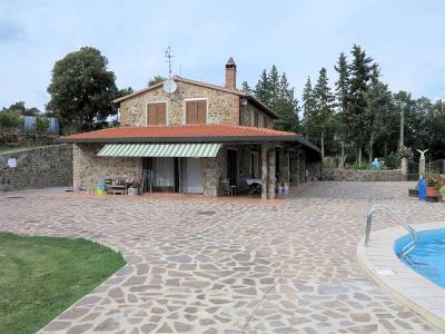 Casale ristrutturato con vista panoramica parco e piscina in vendita a Massa Marittima