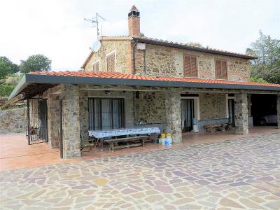 Casale ristrutturato con vista panoramica parco e piscina in vendita a Massa Marittima