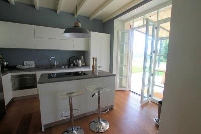Azienda agricola con villa e piscina in vendita a Montecatini Val di Cecina