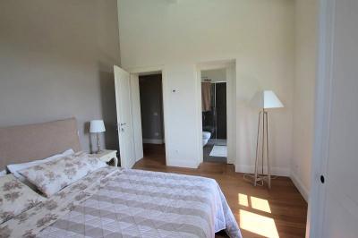 Azienda agricola con villa e piscina in vendita a Montecatini Val di Cecina