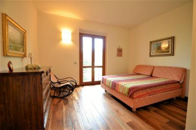 Villa in stile moderno in posizione dominante in vendita a Rufina