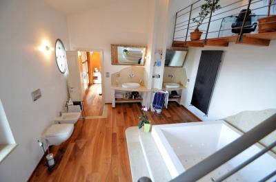 Villa in stile moderno in posizione dominante in vendita a Rufina