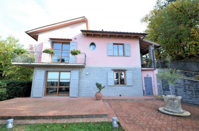 Villa in stile moderno in posizione dominante in vendita a Rufina
