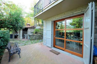 Villa in stile moderno in posizione dominante in vendita a Rufina