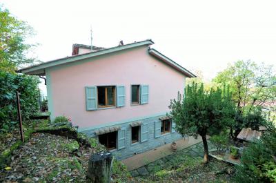 Villa in stile moderno in posizione dominante in vendita a Rufina