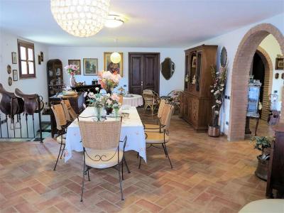 Rustico ristrutturato in posizione collinare in vendita a Gavorrano