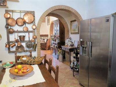 Rustico ristrutturato in posizione collinare in vendita a Gavorrano