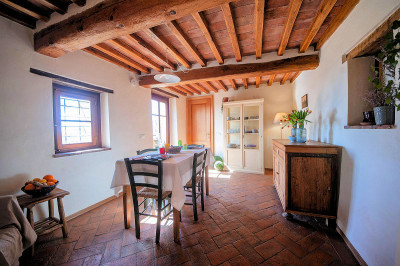 Rustico in stile Toscano con vista panoramica in vendita a Vicopisano