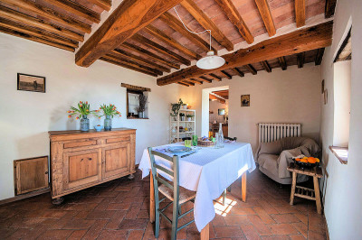 Rustico in stile Toscano con vista panoramica in vendita a Vicopisano