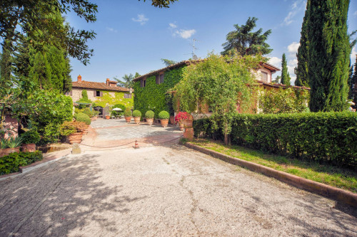 Compendio immobiliare di alto prestigio in vendita a Figline e Incisa Valdarno