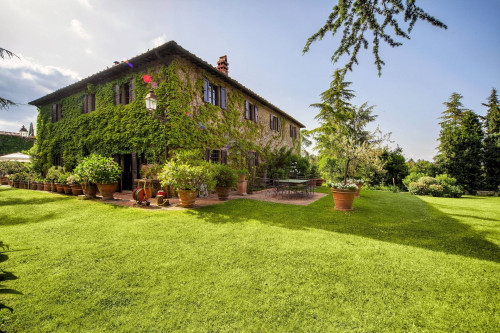 Compendio immobiliare di alto prestigio in vendita a Figline e Incisa Valdarno