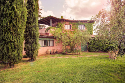 Compendio immobiliare di alto prestigio in vendita a Figline e Incisa Valdarno