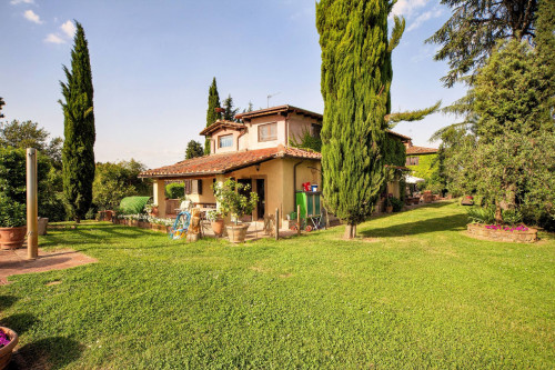 Compendio immobiliare di alto prestigio in vendita a Figline e Incisa Valdarno