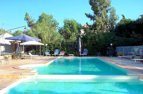 Casale ristrutturato con parco e piscina a pochi chilometri dal mare in vendita a Gavorrano