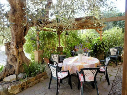 Casale ristrutturato con parco e piscina a pochi chilometri dal mare in vendita a Gavorrano