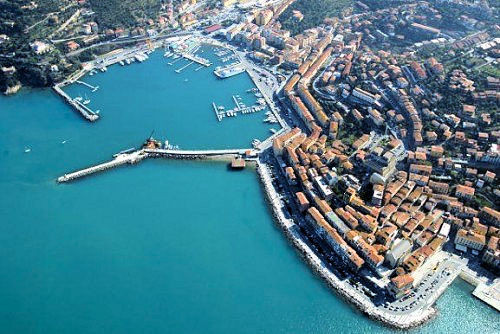 Lotto di terreno con progetto approvato per la realizzazione di un parcheggio per 85 posti auto in vendita a Monte Argentario