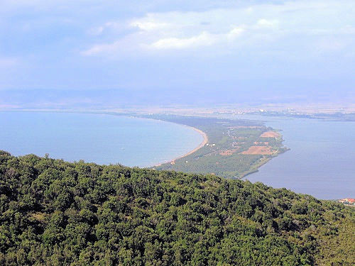 Lotto di terreno con progetto approvato per la realizzazione di un parcheggio per 85 posti auto in vendita a Monte Argentario