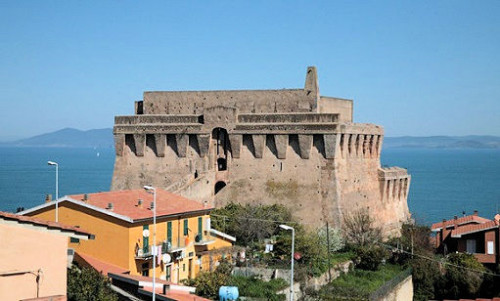 Lotto di terreno con progetto approvato per la realizzazione di un parcheggio per 85 posti auto in vendita a Monte Argentario