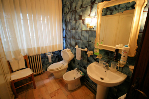 Villa di ampia superficie in zona residenziale in vendita a Montecatini-Terme