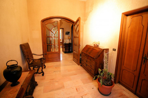 Villa di ampia superficie in zona residenziale in vendita a Montecatini-Terme