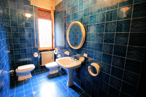 Villa di ampia superficie in zona residenziale in vendita a Montecatini-Terme