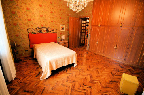 Villa di ampia superficie in zona residenziale in vendita a Montecatini-Terme