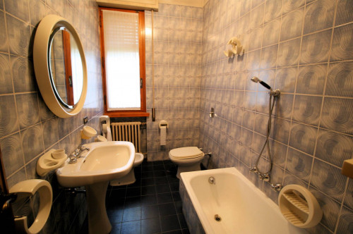 Villa di ampia superficie in zona residenziale in vendita a Montecatini-Terme