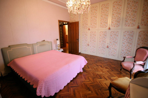 Villa di ampia superficie in zona residenziale in vendita a Montecatini-Terme