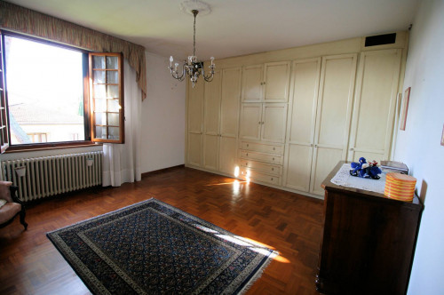 Villa unifamiliare di grande metratura con giardino in vendita a Montecatini-Terme