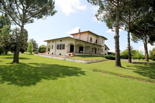 Villa prestigiosa con parco e piscina in vendita a Pietrasanta