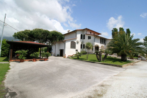 Villa prestigiosa con parco e piscina in vendita a Pietrasanta