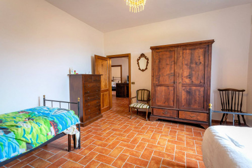 Casale ristrutturato con vista panoramica parco e piscina in vendita a Volterra