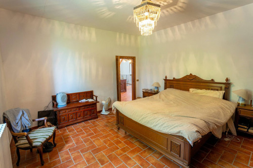 Casale ristrutturato con vista panoramica parco e piscina in vendita a Volterra