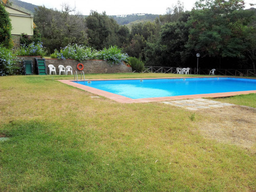Villetta indipendente con piscina condominiale in vendita a Castiglione della Pescaia
